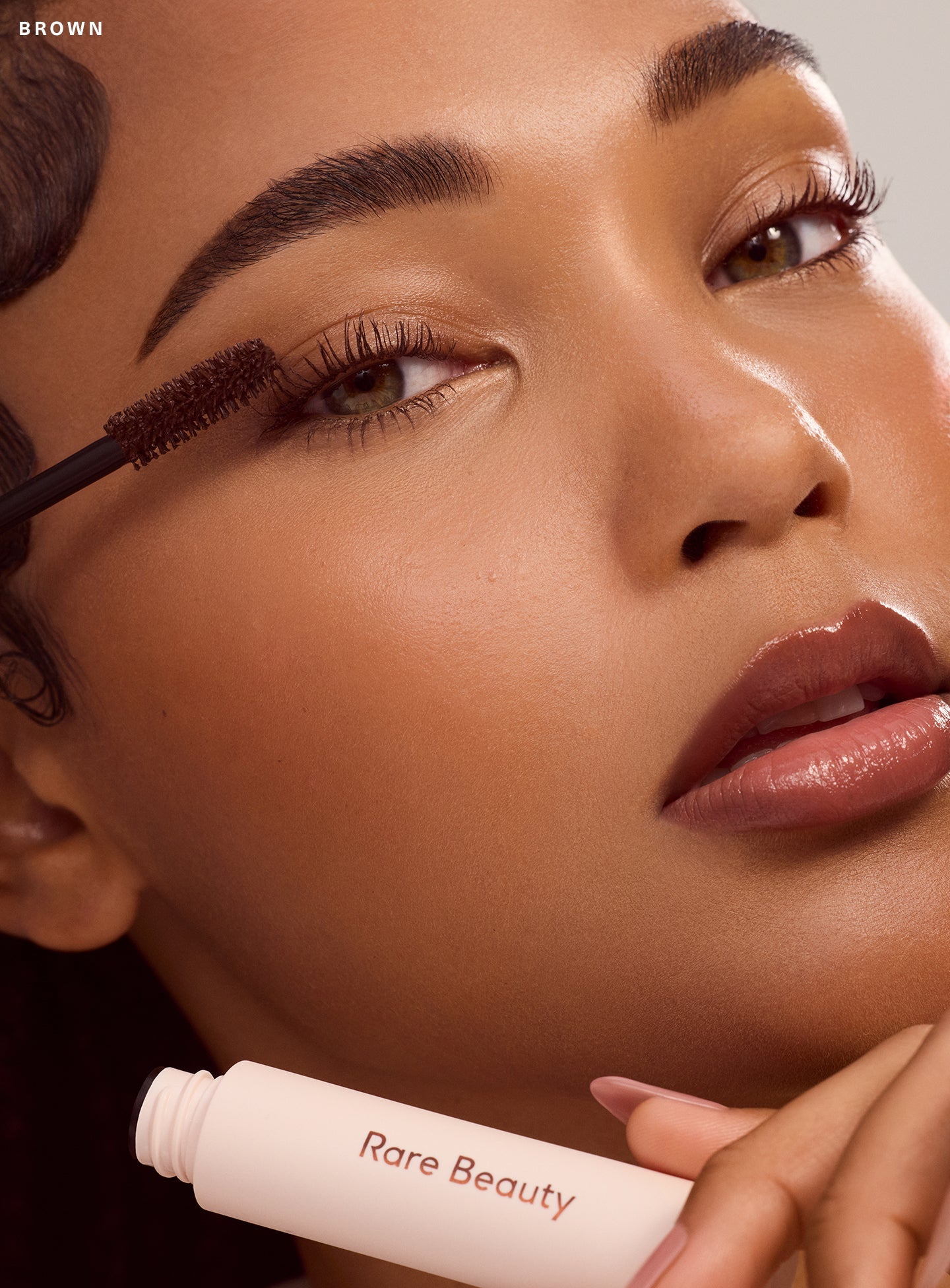 Perfect Strokes Universal Volumizing Mascara – Brown